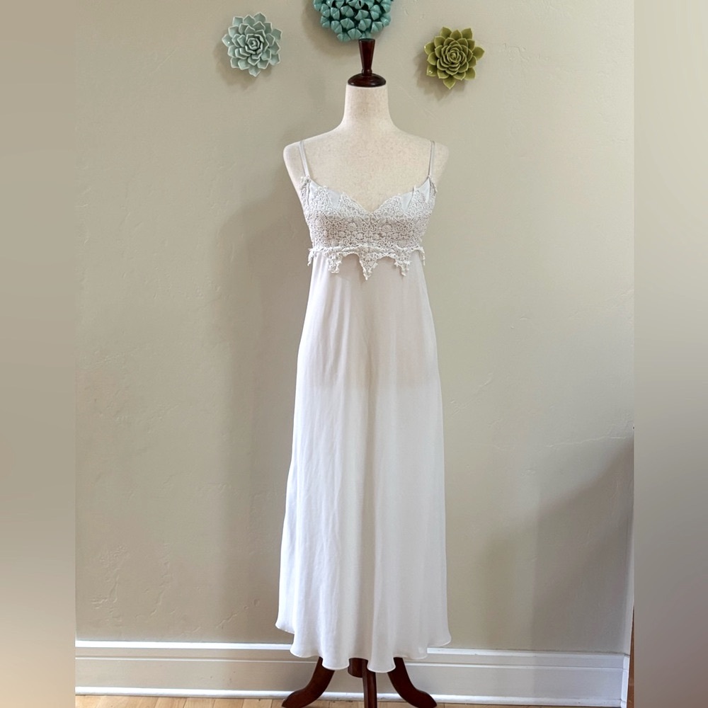 Elegant Vintge Flora Nikrooz White Lace Modest Bridal Nightgown S